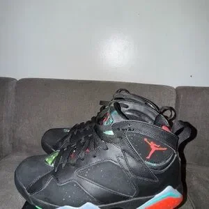 Jordan | Shoes | Jordan Athletic Shoes Black With Multicolor  display picture 1